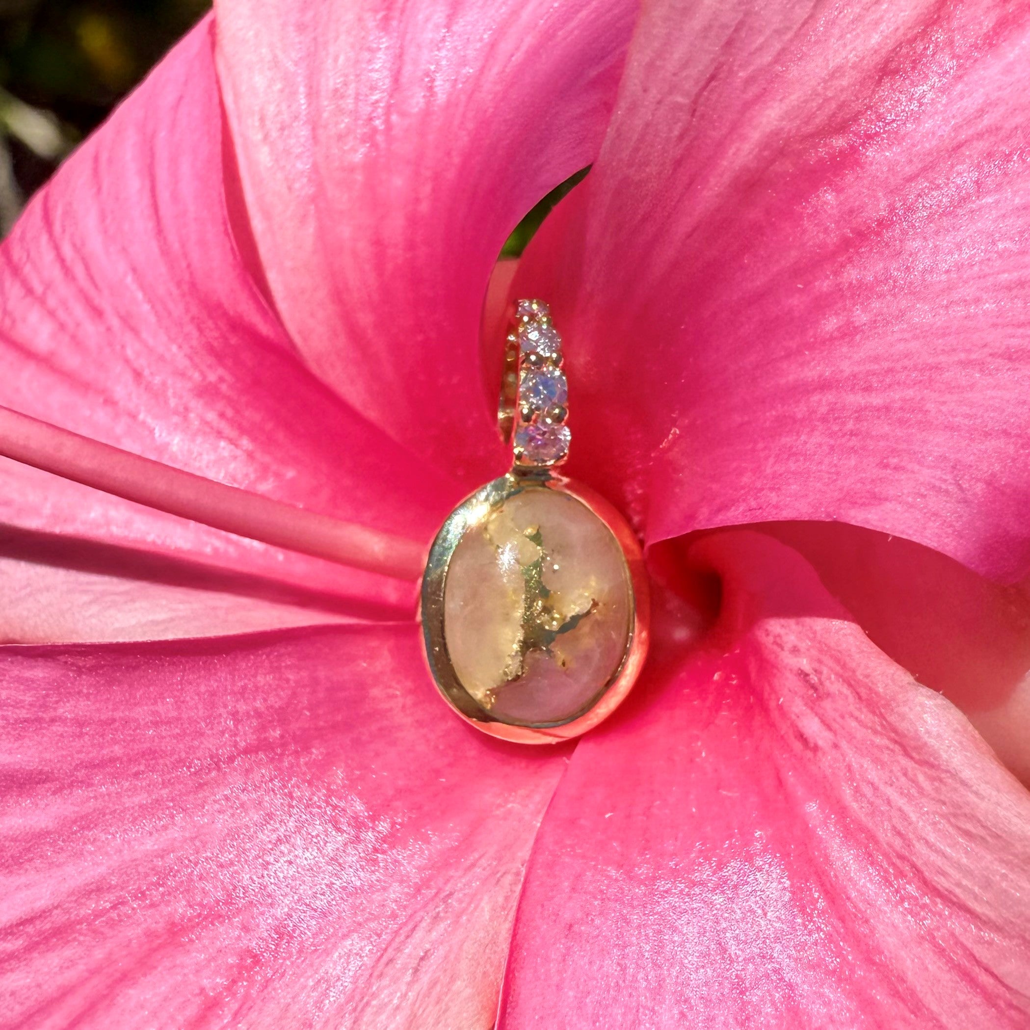 Gold Quartz Oval 'Mini' Pendant