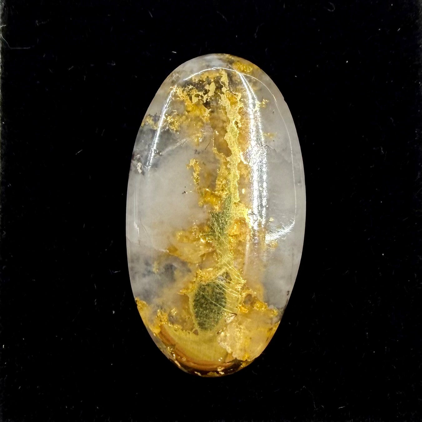 16ct Oval Gold Vein Quartz