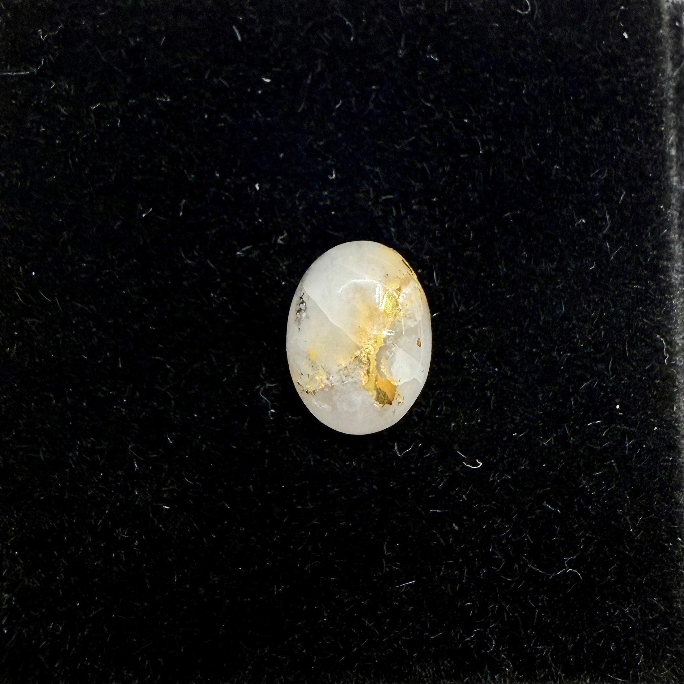 2.20ct Oval Gold Vein Quartz
