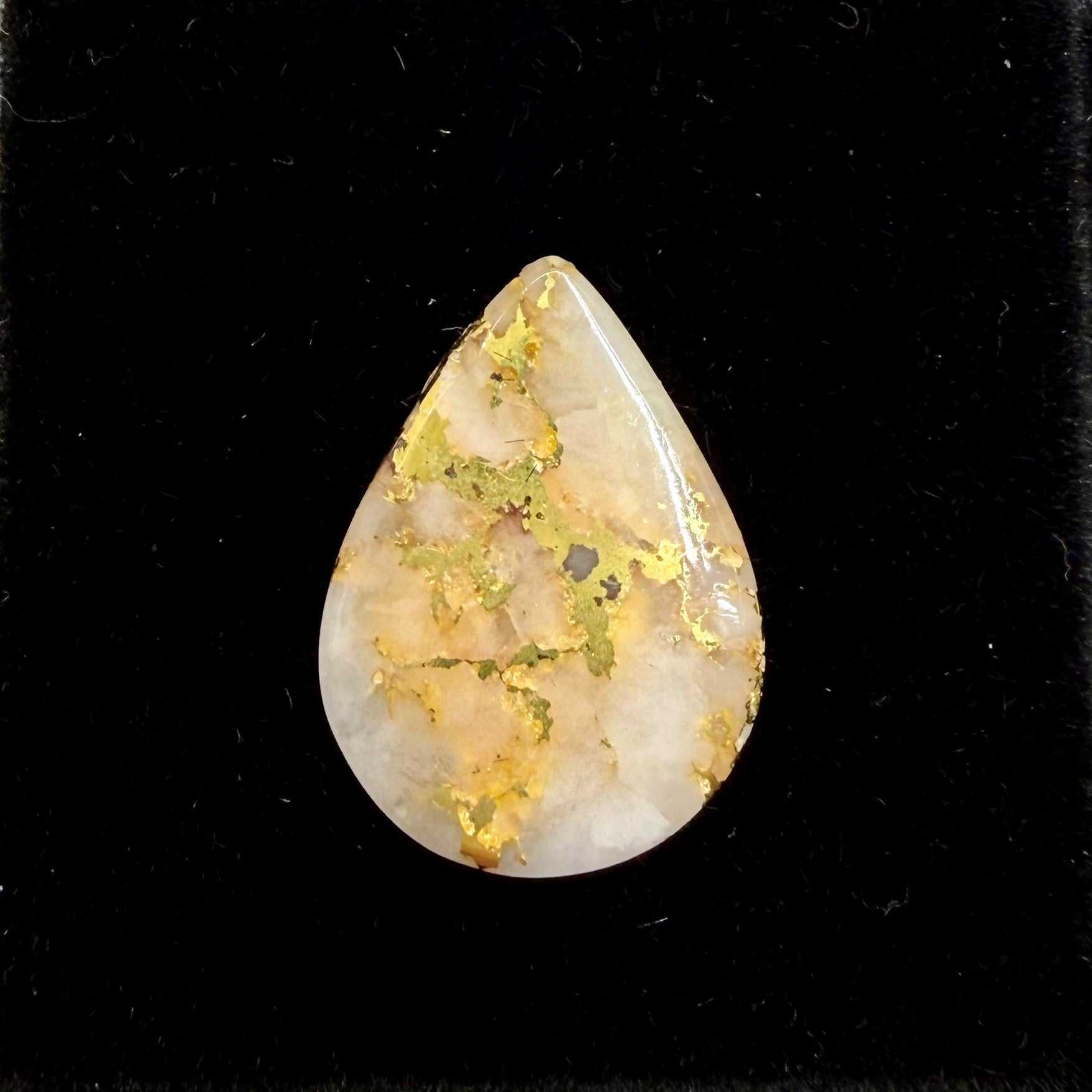 6.30ct Pear Gold Vein Quartz