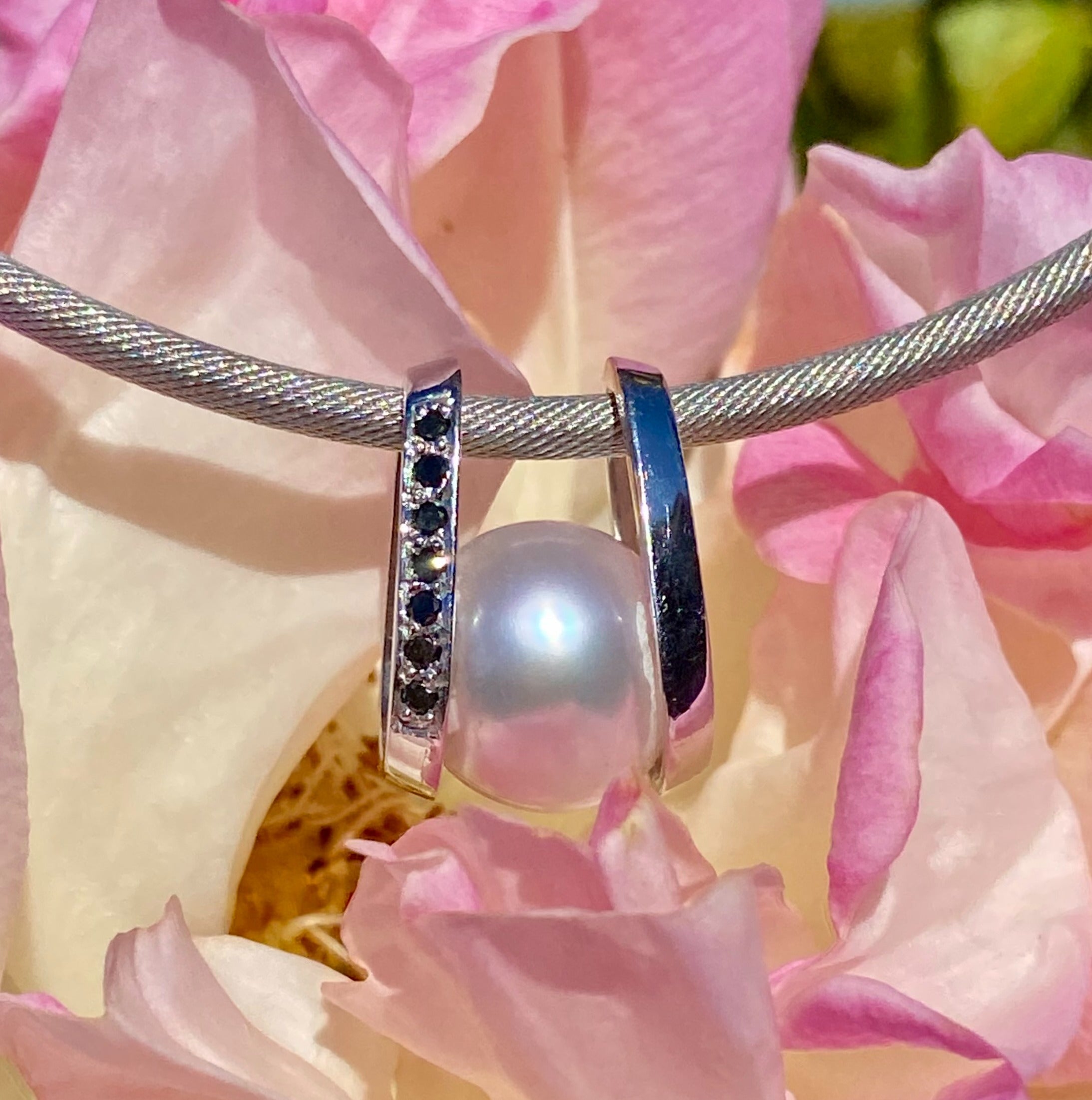 The Swing Pendant with Broome Pearl and Black Diamonds